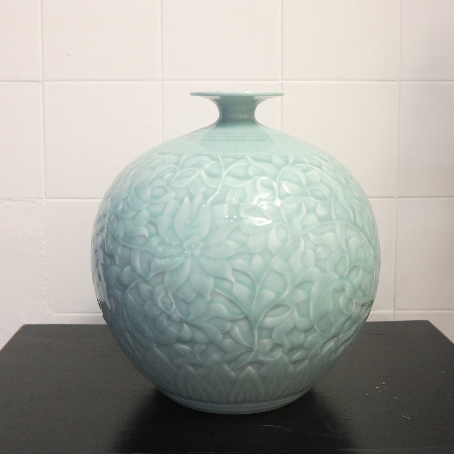 Green Round Porcelain Vase
